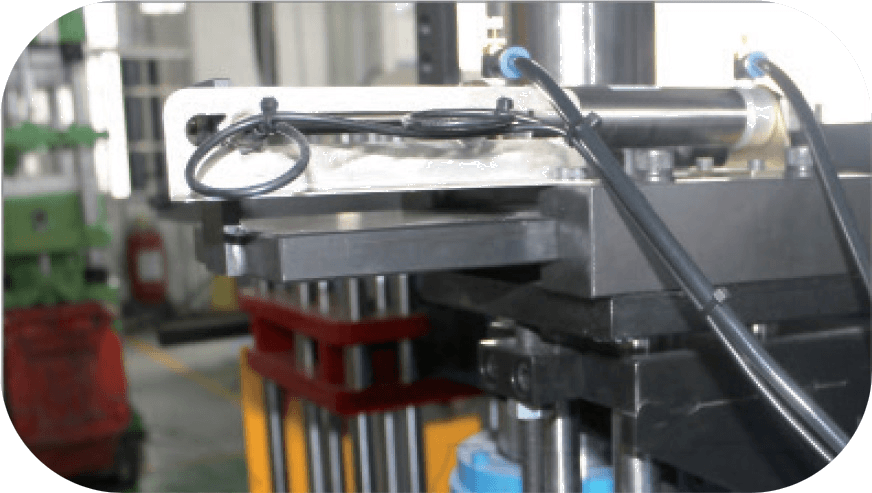 Pneumatic lock mode