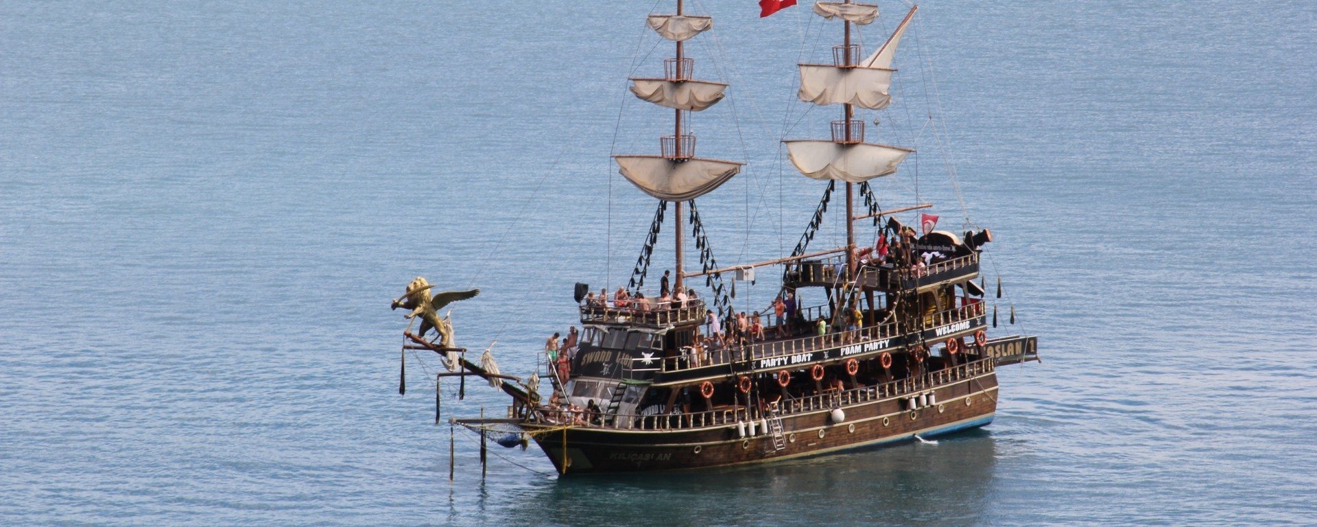 Korsan tekne turu Antalya