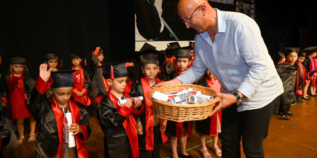 MANAVGAT BELEDİYESİ KREŞLERİ’NDE İLK KARNE HEYECANI