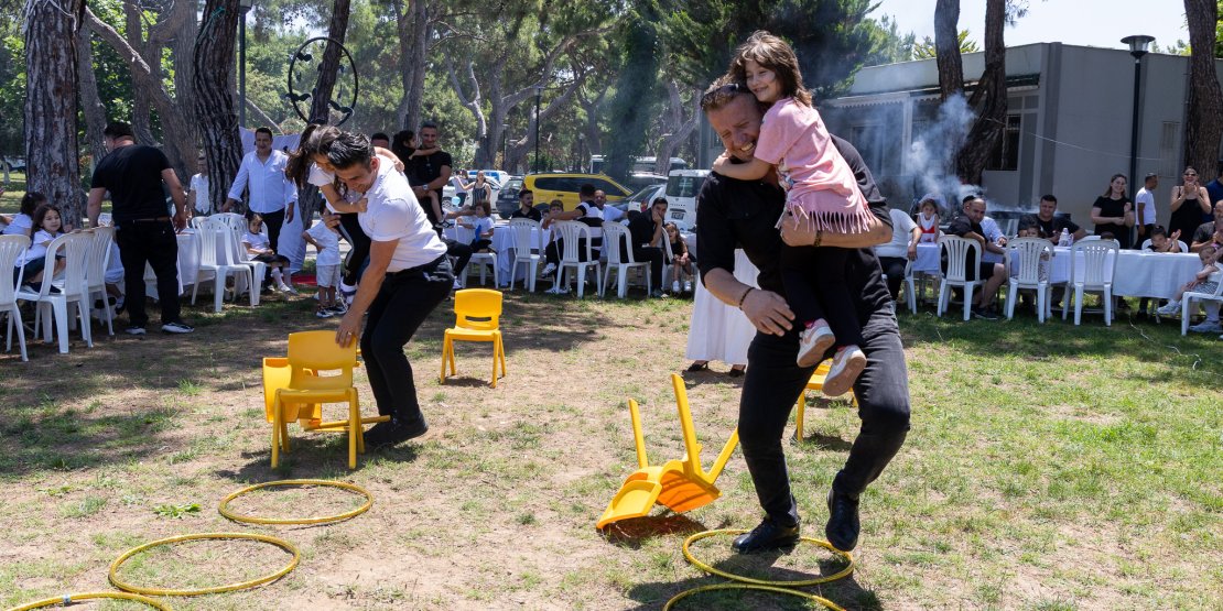 SARILAR KREŞ’İN MİNİKLERİ BABALARIYLA UNUTULMAZ BİR GÜN GEÇİRDİ