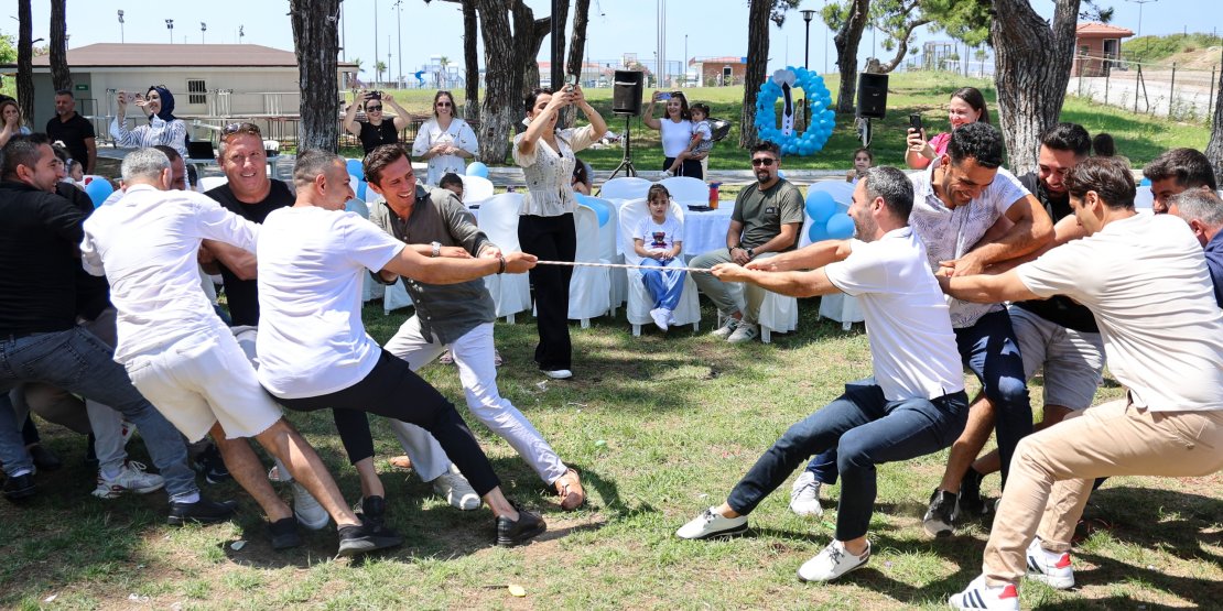 MANAVGAT BELEDİYESİ KREŞLERİNDE BABALAR GÜNÜ COŞKUSU