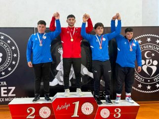 MANAVGATLI GÜREŞÇİLERDEN ÇİFTE ŞAMPİYONLUK