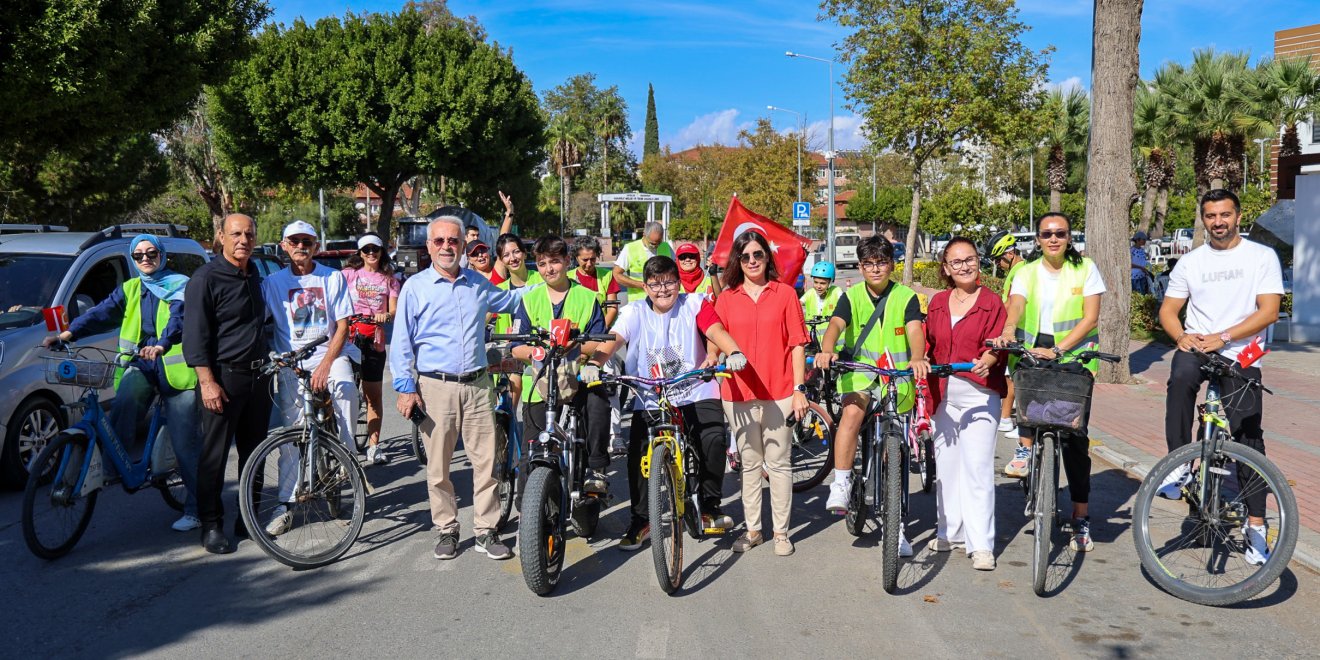 MANAVGAT’TA “CUMHURİYET İÇİN PEDAL ÇEVİRELİM” ETKİNLİĞİ DÜZENLENDİ