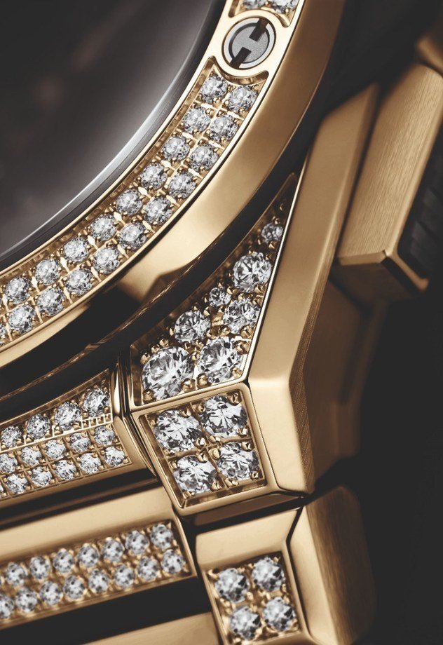 Hublot_Big Bang integral Yellow Gold Pave_451.VX.1130.VX.3704-CU