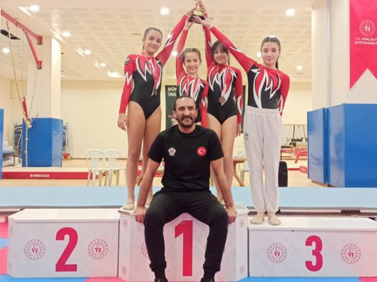 Artistik Cimnastik İl Birinciliği Müsabakaları Antalya'da yapıldı.