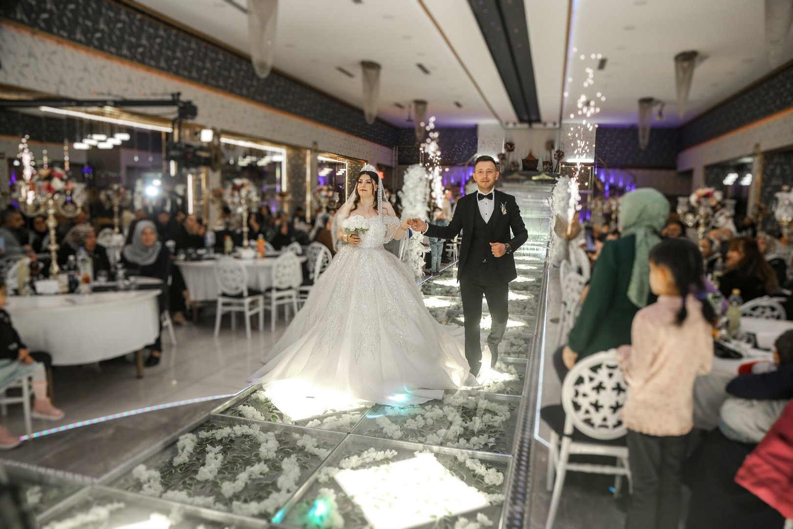 2025 Yenilenen Salonumuz