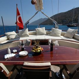 Zephyria 2 Deluxe Yacht