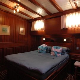 Zephyria 2 Deluxe Yacht
