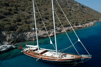 Zephyria 2 Deluxe Yacht