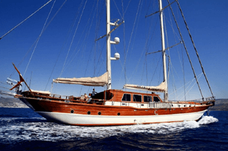 Estrella De Mar Deluxe Yacht