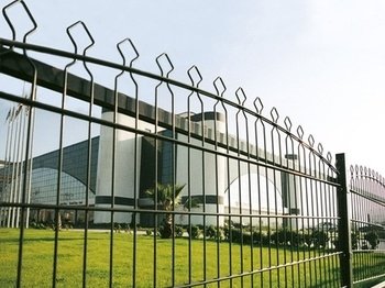 DECORATIVE PANEL FENCE