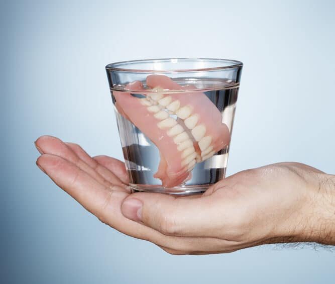 Protezler ve implantlar