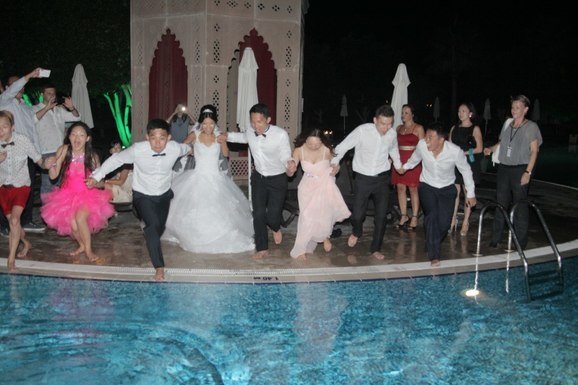 Poolside wedding in Antalya