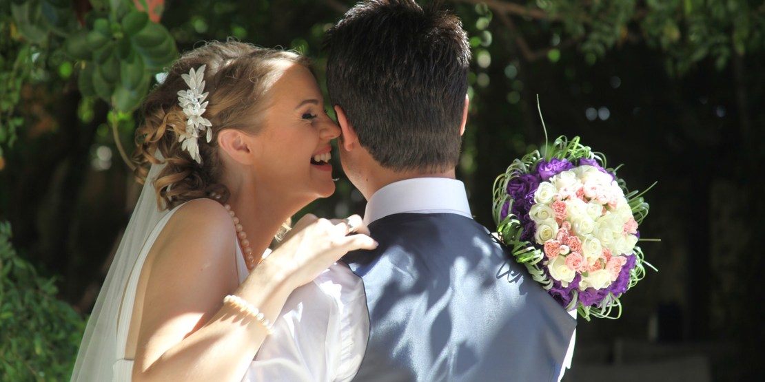 Brides Should Choose the Most Beautiful Bridal Accessory