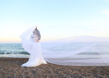 Wedding photo session at the beach