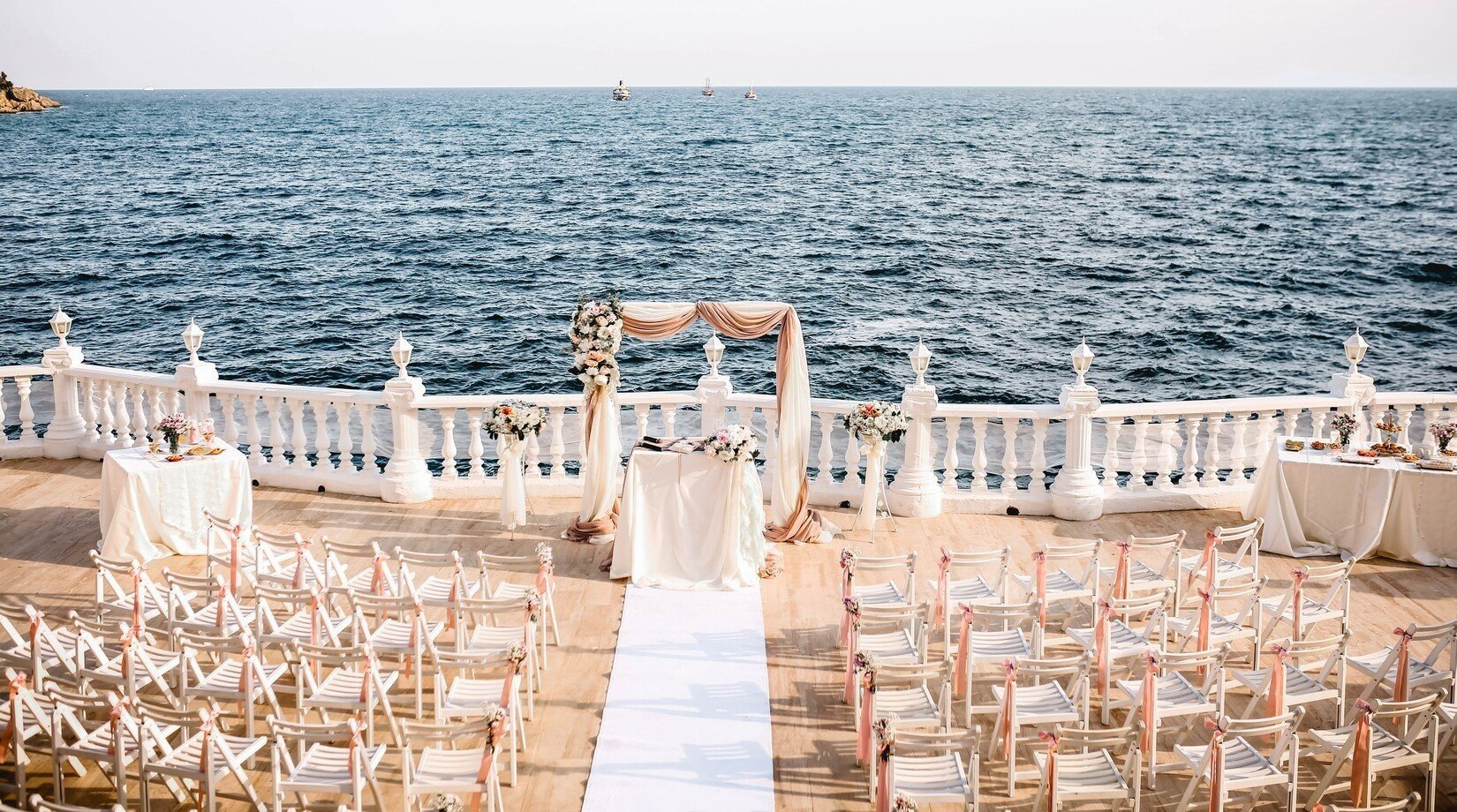 Marriage on beach in Turkey