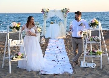 beach wedding