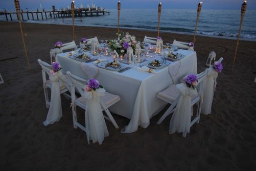 Hochzeitsdekorationen am Strand in Antalya Türkei