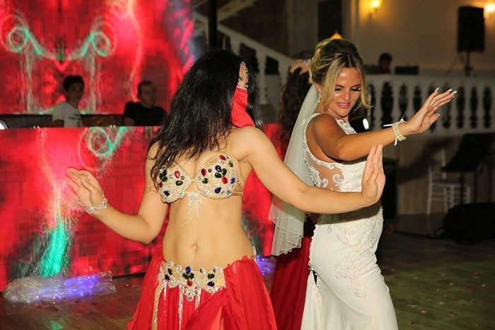 Musik und tanzbegleitung bei einer Hochzeit in Antalya