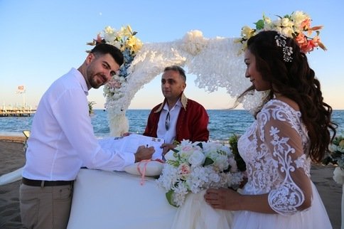 عقد رسمی در آنتالیا