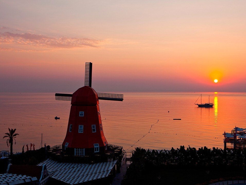 هتل اورنج کانتی آنتالیا