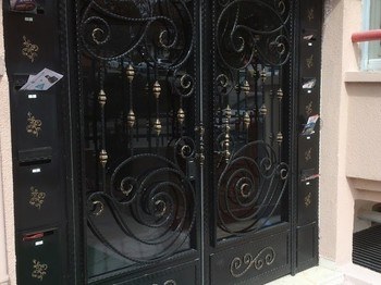 Bina Giriş Kapılarına Ferforje Etkisi Ve Kullanım Nedenleri