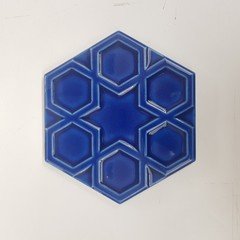 13.17_rolyefli_kobalt_altıgen_çini_karo