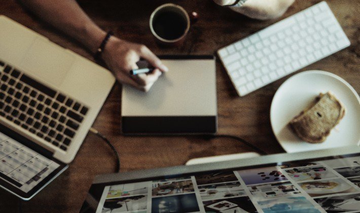 web tasarımı uzmanları photoshop gibi görsel tasarım araçlarını