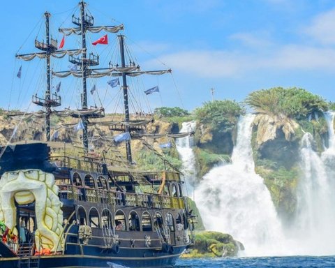 ЭКСКУРСИЯ НА КАТЕРЕ ПО АНТАЛЬ