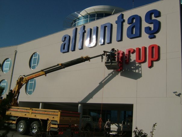 24022_313301091556_5680885_n