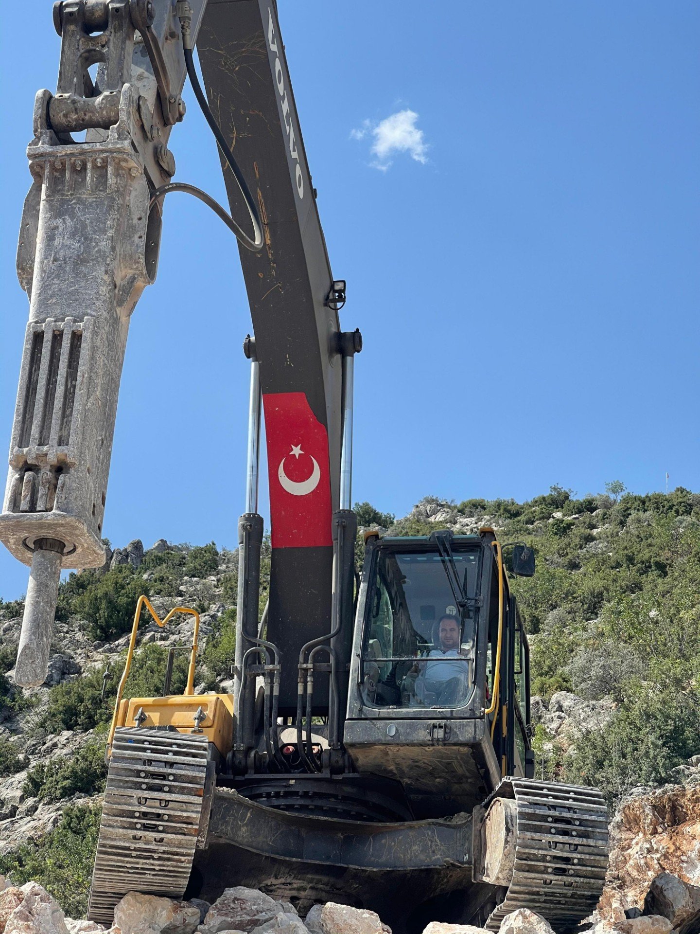 WhatsApp Image 2024-04-08 at 15.01.03 (2)