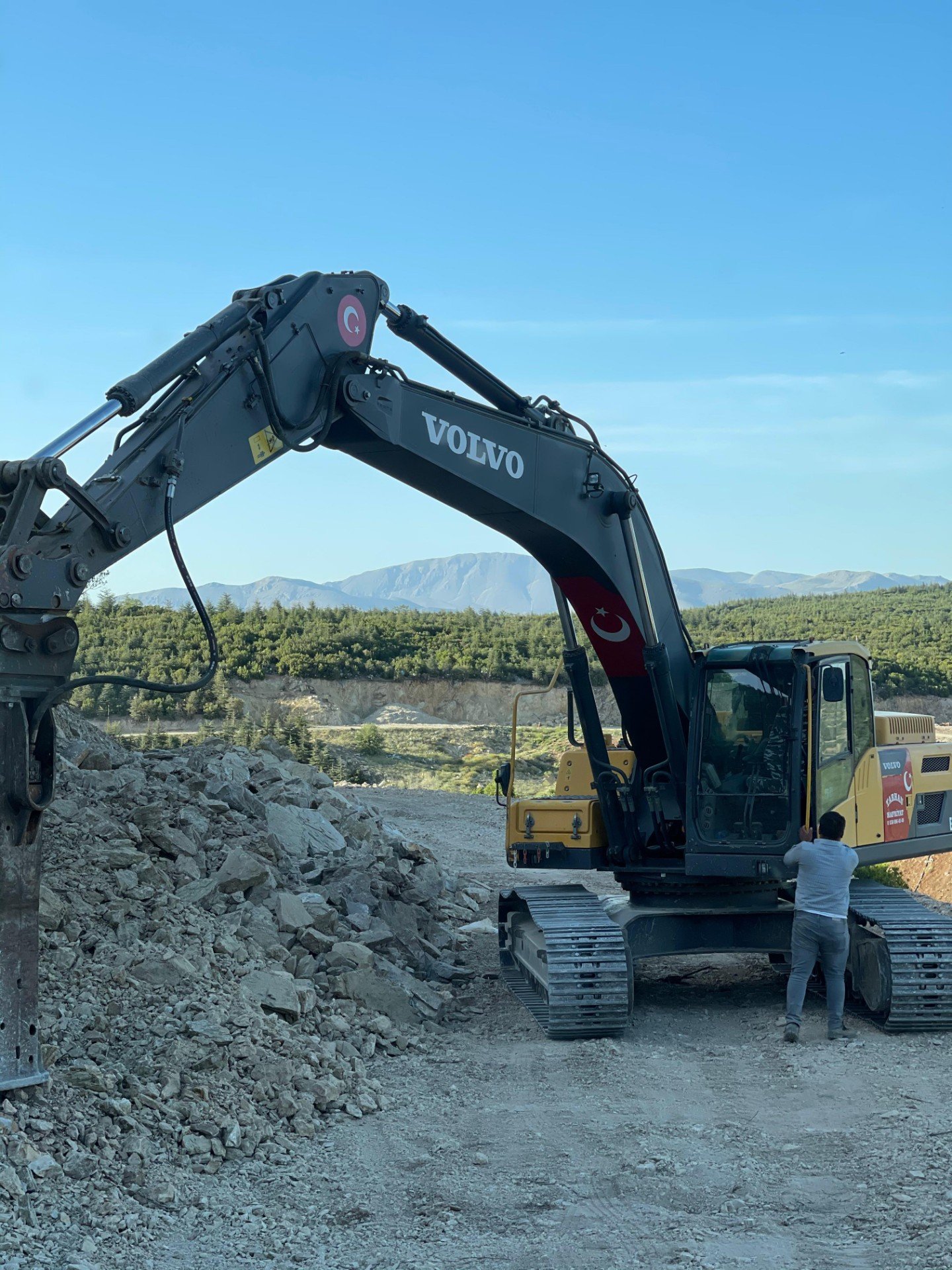 WhatsApp Image 2024-04-08 at 15.16.46 (3)