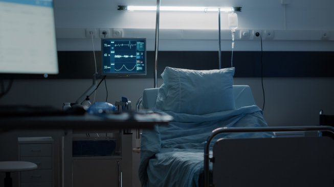 empty-hospital-ward-designed-with-medical-equipment