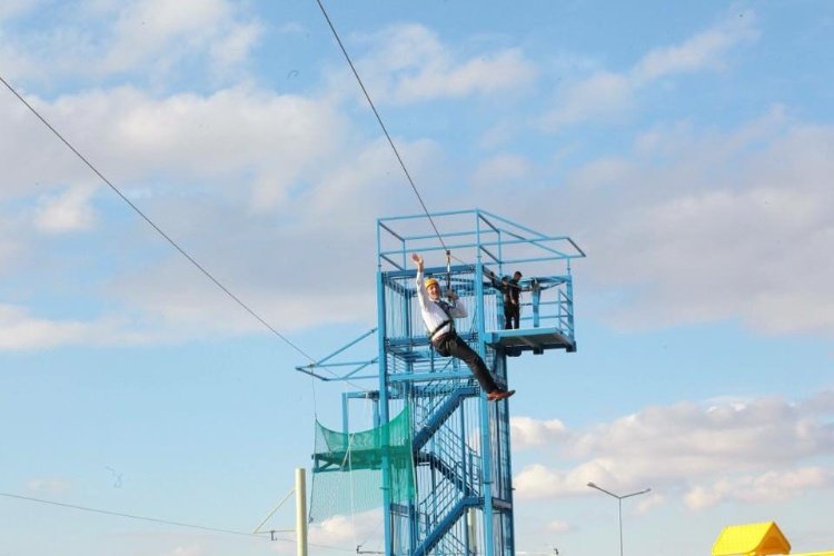 Metal construction adventure parks