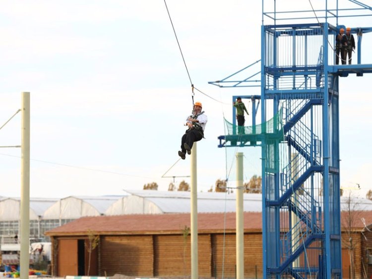 Metal construction adventure parks