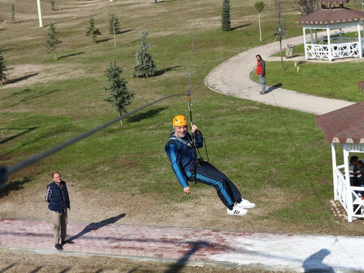 Metal construction adventure parks