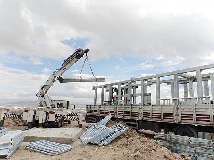 Metal construction adventure parks