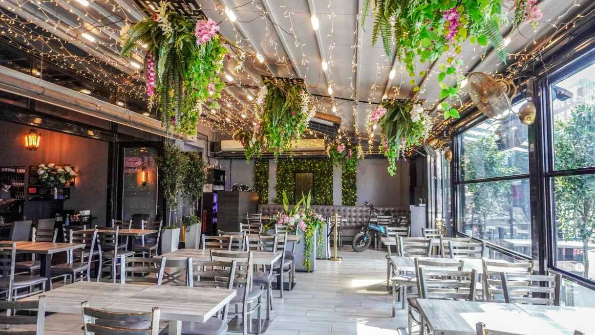 Bioklimatische automatische Pergola Systeme. Lieferung Aufbau alles inkls. Preise jetzt bei Markise Welt.