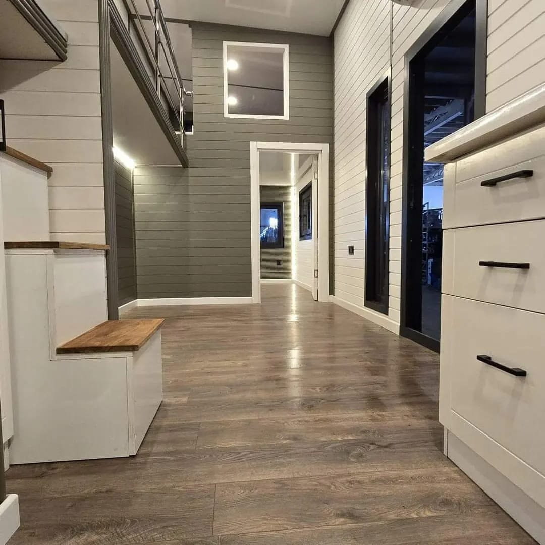 Queen Dream River Premium Tiny House