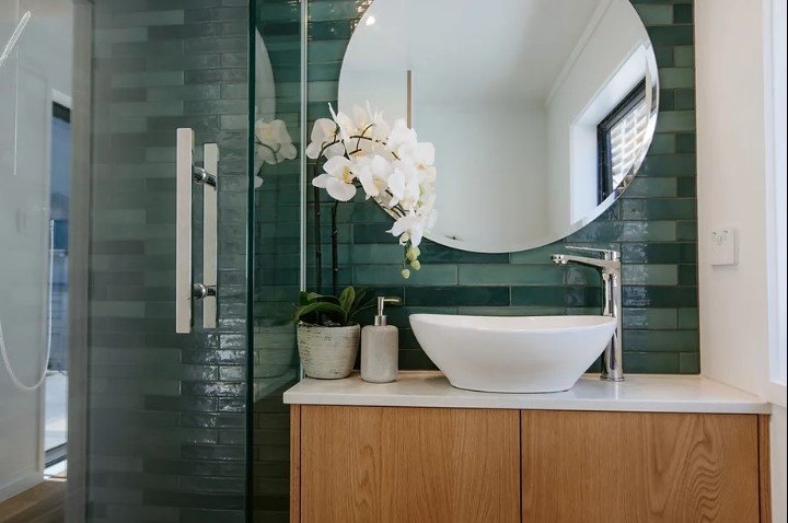 Queen Dream 100 Plus Preimum Tiny House