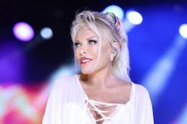 Ajda Pekkan Konderi çeşme ve alaçatı