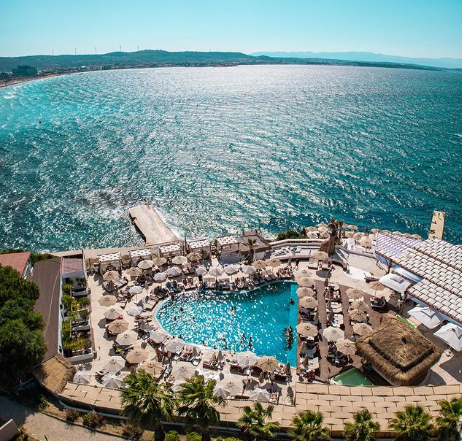 monarch beach alaçatı