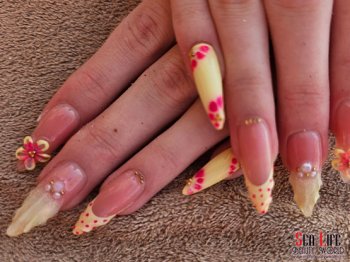 Tatil Öncesi Son Rötuş: Protez Tırnaklarla Göz Alıcı Tırnaklar