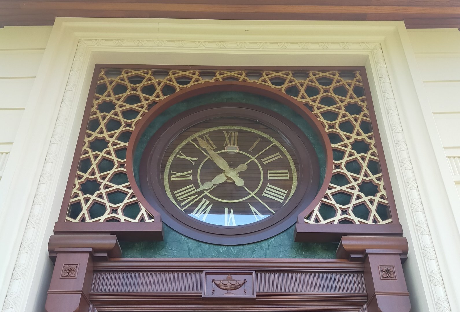 erzeta-ic-mekan-özel-mimari-saat-görseli