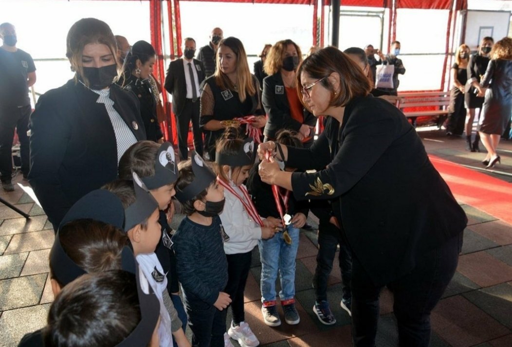 33323128-f12d-41db-83b5-dd977d231b76