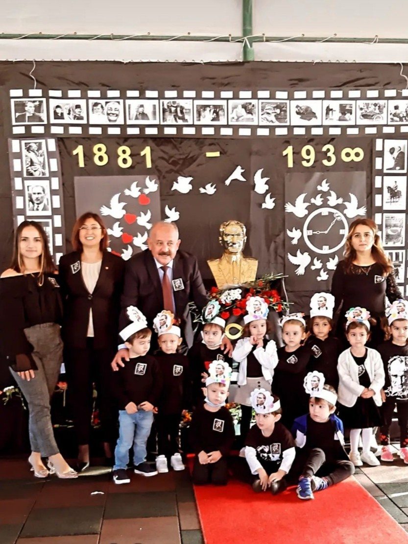 ce993975-83a2-4a92-8fa9-308882f195a1