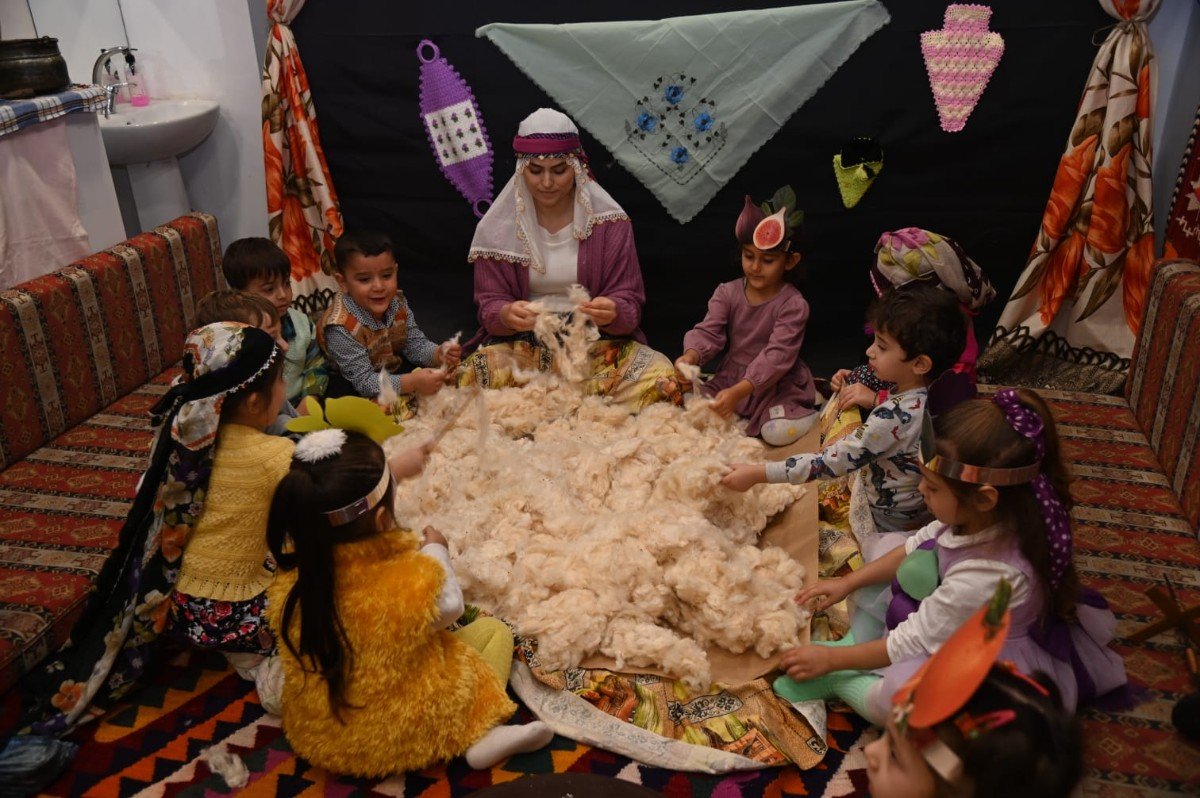 9e298cb8-ffbf-4123-9a94-2d42b2b4f627