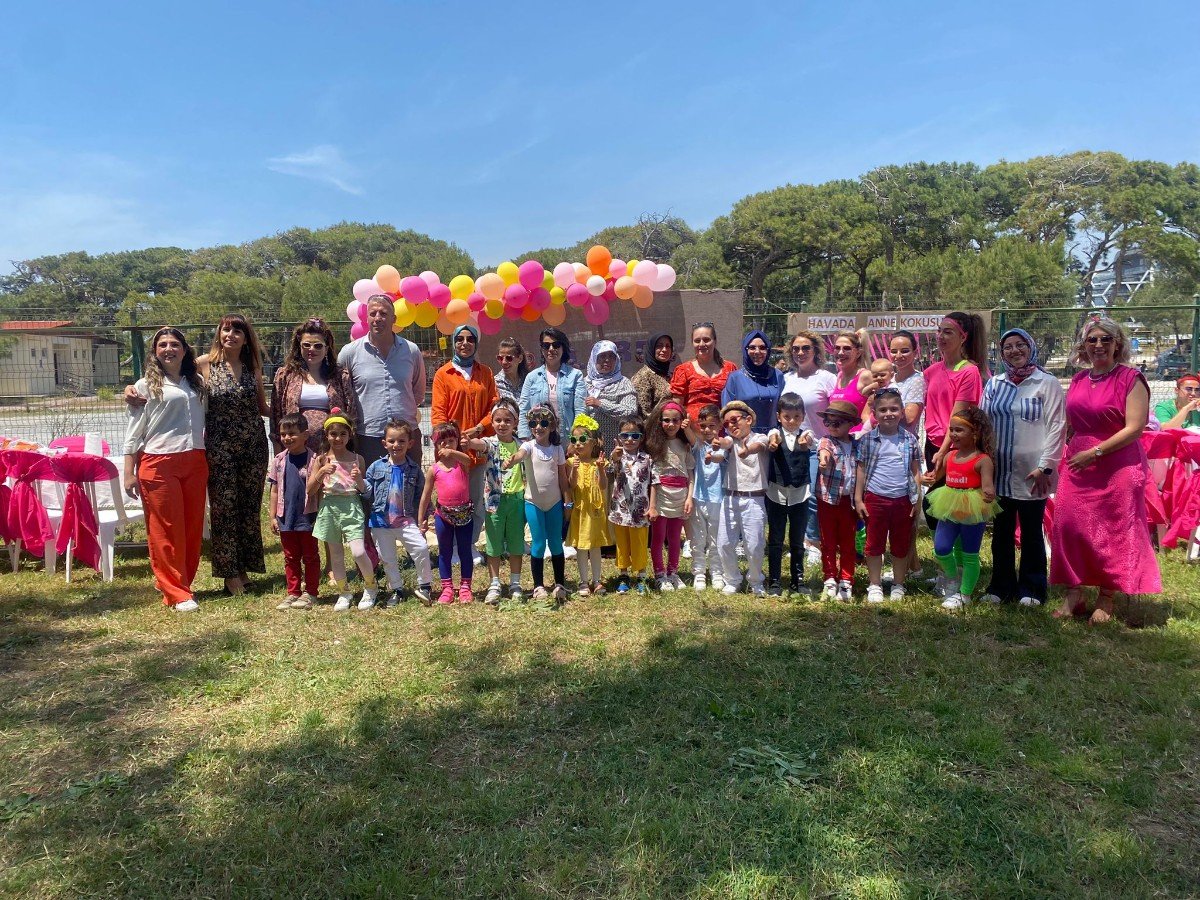 a19efdf0-d8c1-4703-b84b-678f8df2aac4