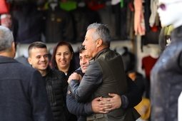 BAŞKAN SÖZEN’DEN KUMKÖY VE PAZARTESİ PAZARI’NA ZİYARET