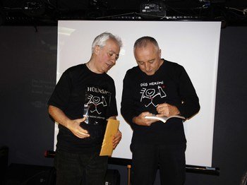 Hülasa İmza, Söyleşi, Kucaklaşma